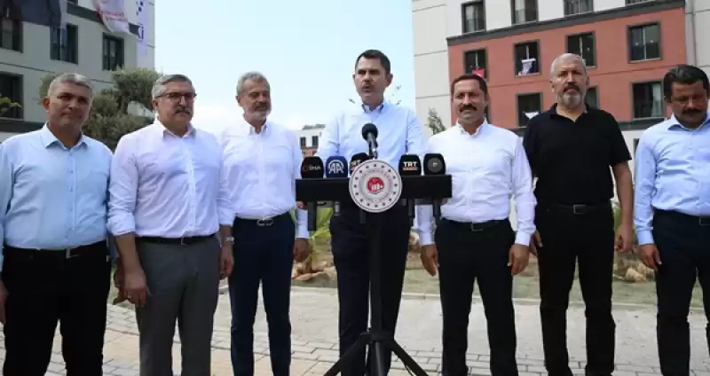 Bakan Kurum, İskenderun'da Deprem Bölgesindeki Konut çalışmalarını Değerlendirdi