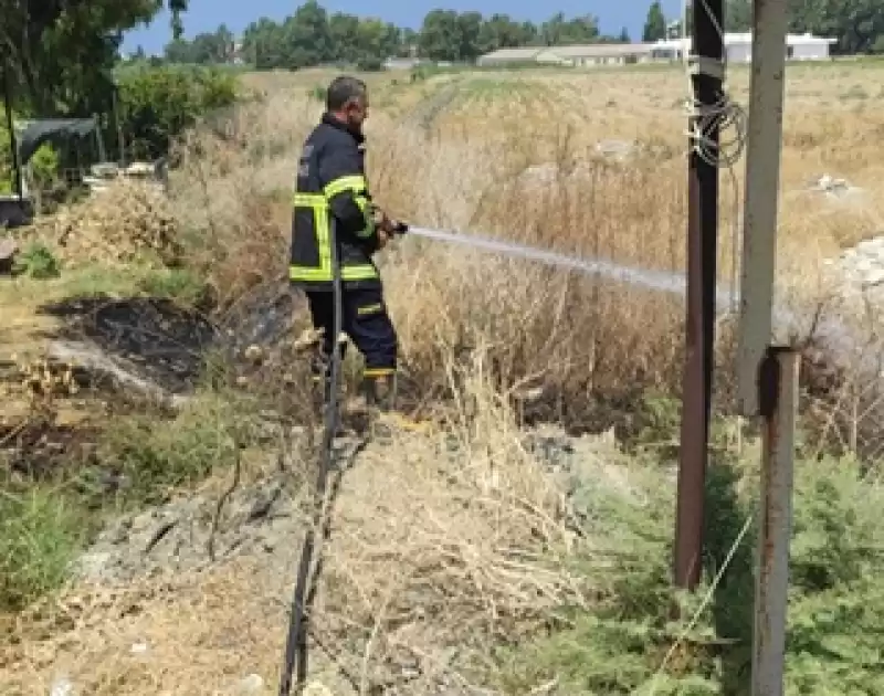 Hatay'da Anız Ve Otluk Alanda çıkan Yangınlar Söndürüldü