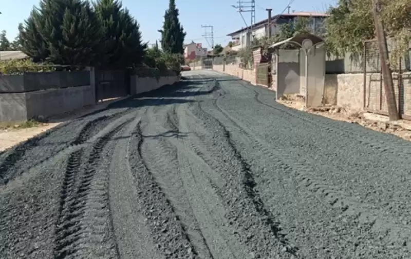 Başkan Yapar, Gülderen Mahallesi’nde Yürüttüğü Asfalt çalışmalarında Incelemelerde Bulundu