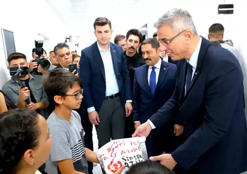 Sağlık Bakanı Kemal Memişoğlu, Hatay'da Ziyaretlerde Bulundu