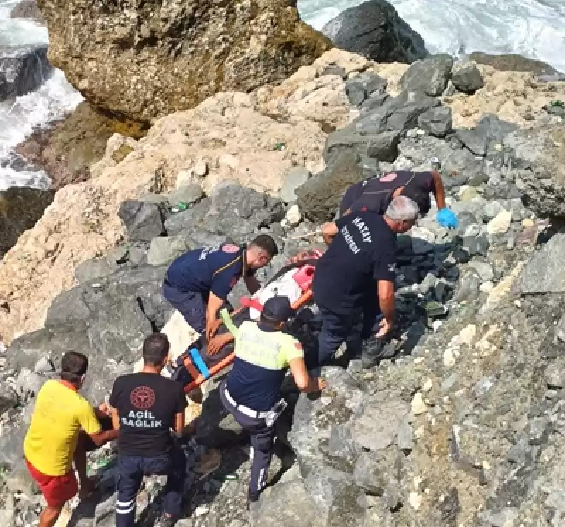 Samandağ'da Kayalıktan Düşen Kişi Yaralandı