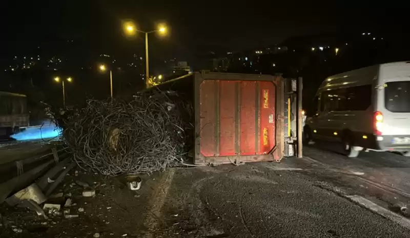 Hatay'da Devrilen Tırın şoförü Yaralandı