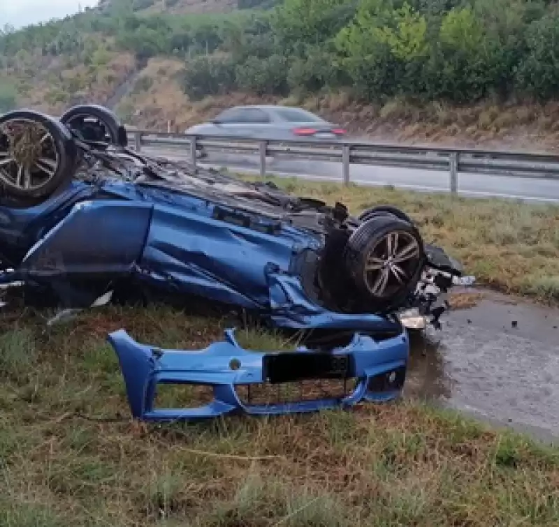 İskenderun'da şarampole Devrilen Otomobildeki 3 Kişi Yaralandı