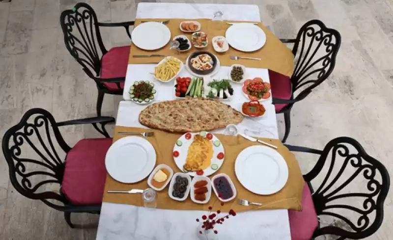 Musa Ağacının Gölgesinde Eşsiz Tatlar Hıdırbey Gastronomi Evi Yeniden Faaliyette