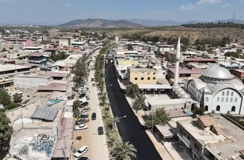 Beton Asfalta Kavuşan Aktepe Muhtarı Kurban Kesti