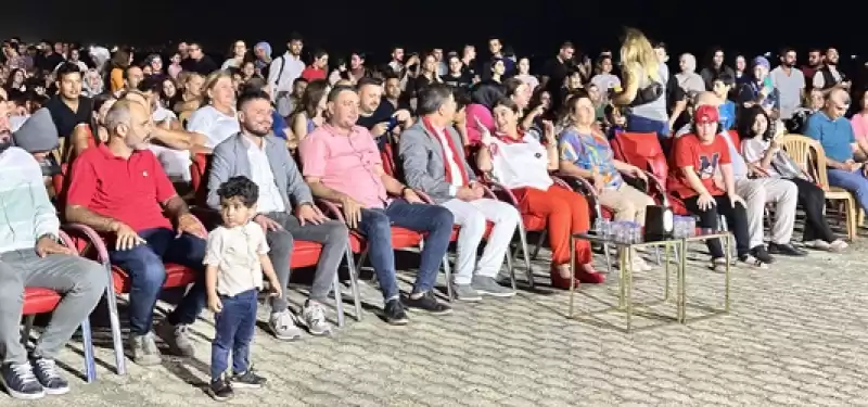 Hatay'da Grup Anavarza Konser Verdi