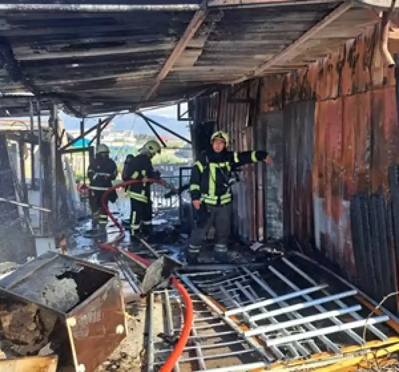 Antakya'da Prefabrik Evde çıkan Yangın Söndürüldü