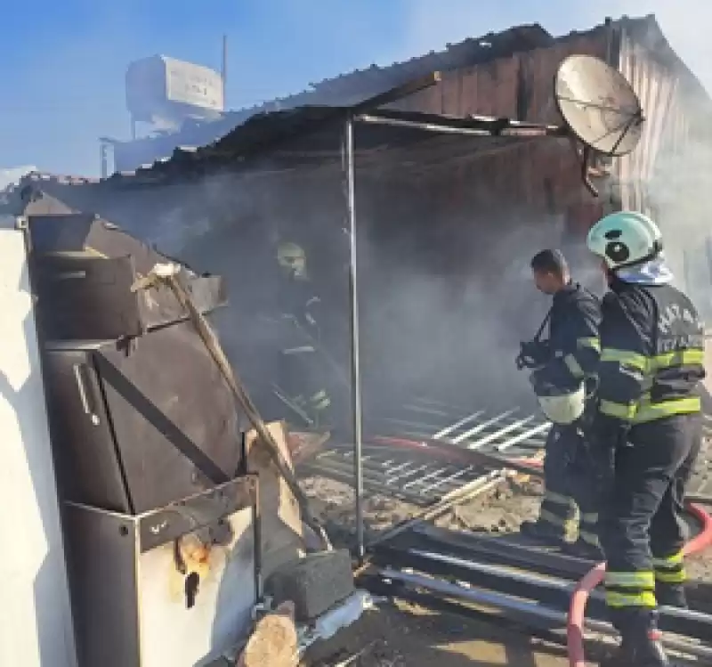 Antakya'da Prefabrik Evde çıkan Yangın Söndürüldü