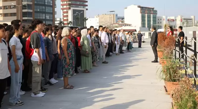 Depremzede Lise öğrencileri Için 