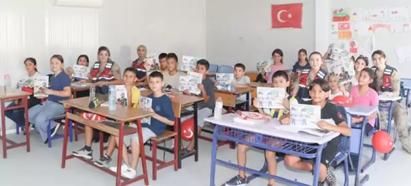 Hatay'da Jandarma Ekipleri öğrencilerle Buluştu