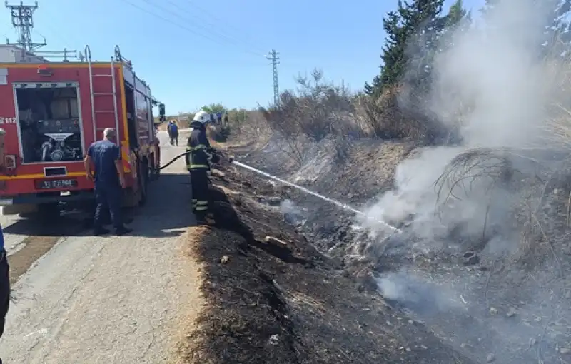 Hatay'da Otluk Alanda çıkan Yangın Söndürüldü