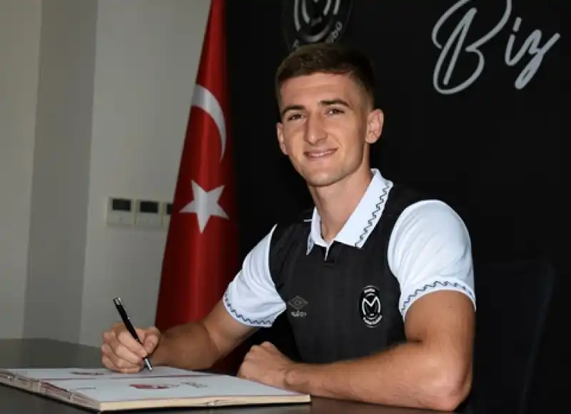 Manisa Fk, Hatayspor’dan Kiraladığı Hodzic Için Imza Töreni Düzenledi