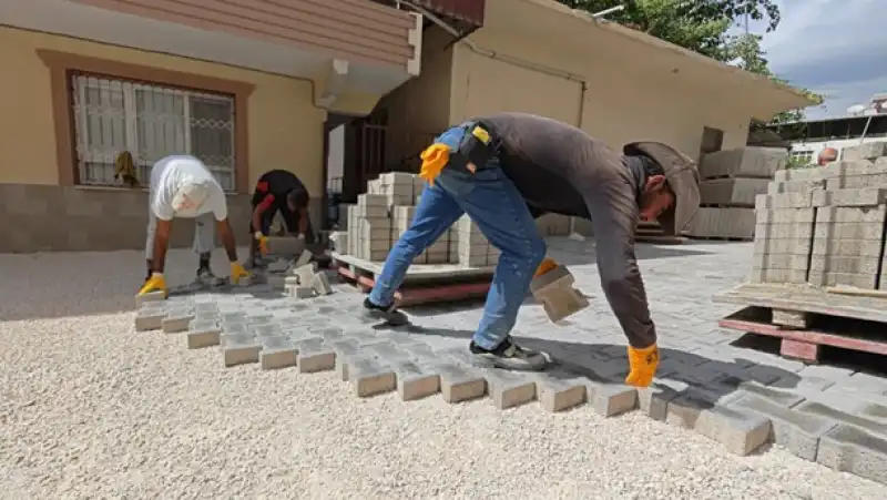 Samandağ’da Yol Yenileme Seferberliği