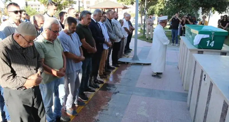 Senarist Ve Yönetmen Tomris Giritlioğlu'nun Cenazesi Hatay'da Defnedildi