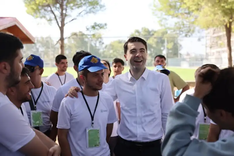 Üniversiteyi Kazanan öğrencilere, Kariyer Ve Motivasyon Kamplarından Yararlanma Imkanı