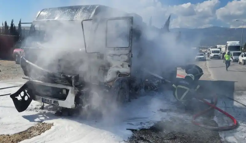 Hatay'da Seyir Halindeki Hafriyat Kamyonu Yandı