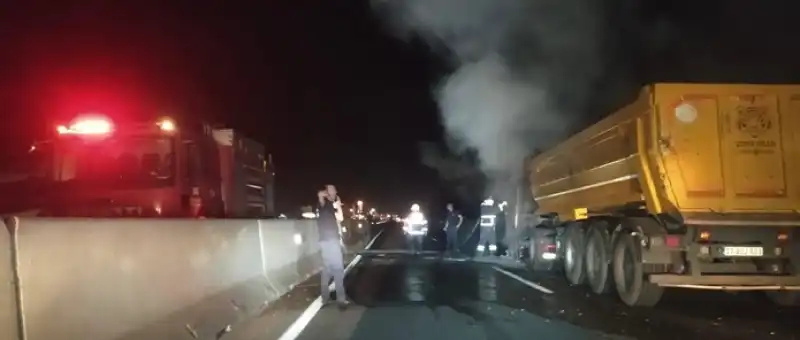 Hatay'da Seyir Halindeki Hafriyat Kamyonu Yandı