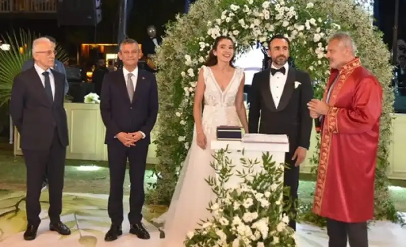 CHP Genel Başkanı Özgür Özel Hatay'da Nikah şahitliği Yaptı