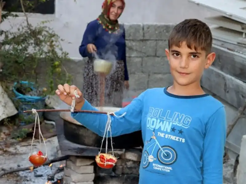 Çocukluk Yıllarımızın Unutulmaz Oyuncağı: Nar Kabuğundan Teraziler