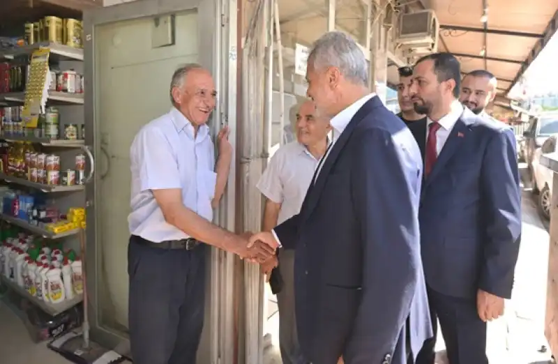 Öntürk, Yayladağı Esnafını Ziyaret Etti.  Yeni Projeler Ve Müjdeler Verdi