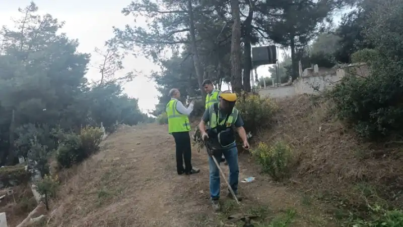 Mezarlıklarda Temizlik Ve Ilaçlama çalışması