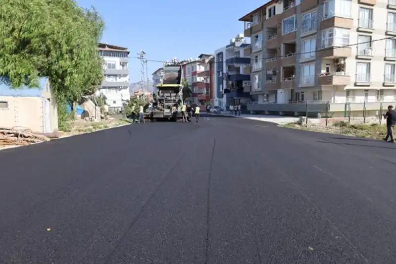 Çekmece ’de Yollar HBB Ile Yenileniyor