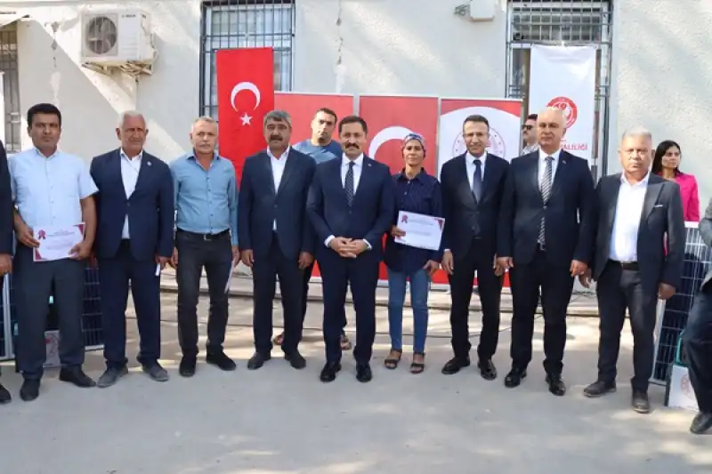 Hatay'da Depremzede üreticilere Güneş Paneliyle Güç Kaynağı Seti Dağıtıldı