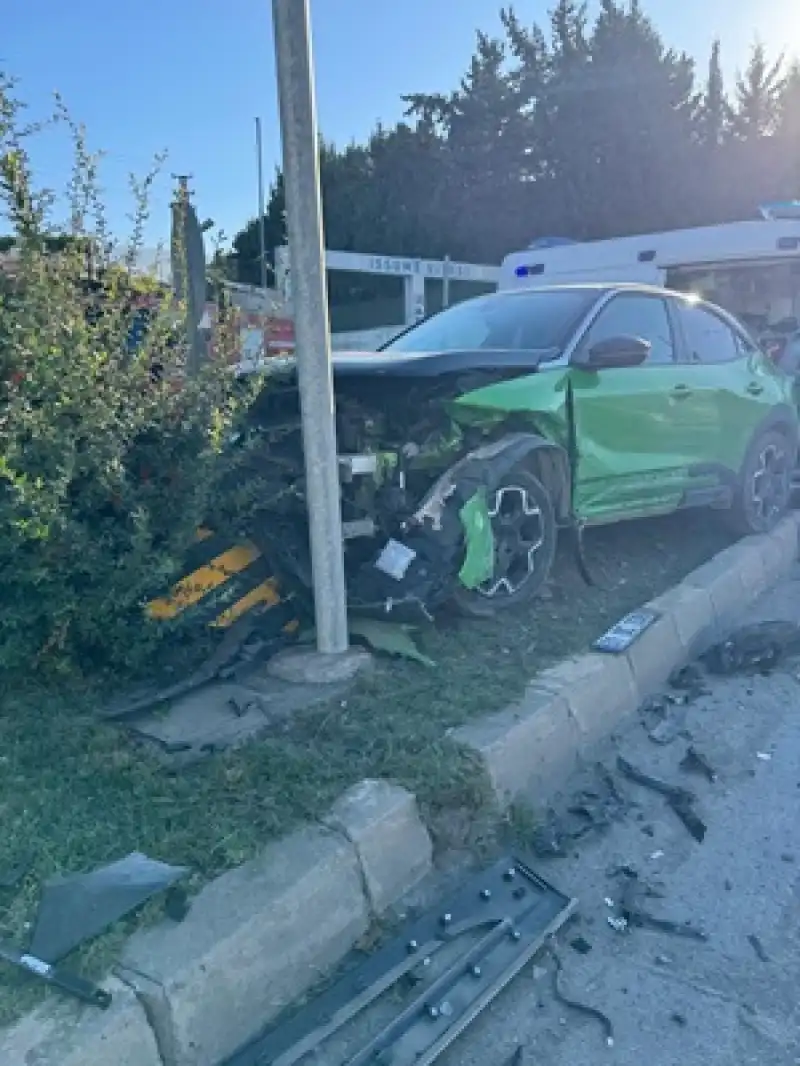 Belen Ilçesinde 3 Aracın Karıştığı Zincirleme Trafik Kazasında 3 Kişi Yaralandı