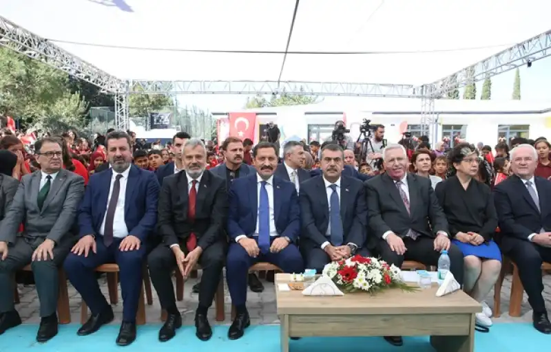 Milli Eğitim Bakanı Yusuf Tekin, Hatay'da 3 Okulun Toplu Açılış Töreninde Konuştu