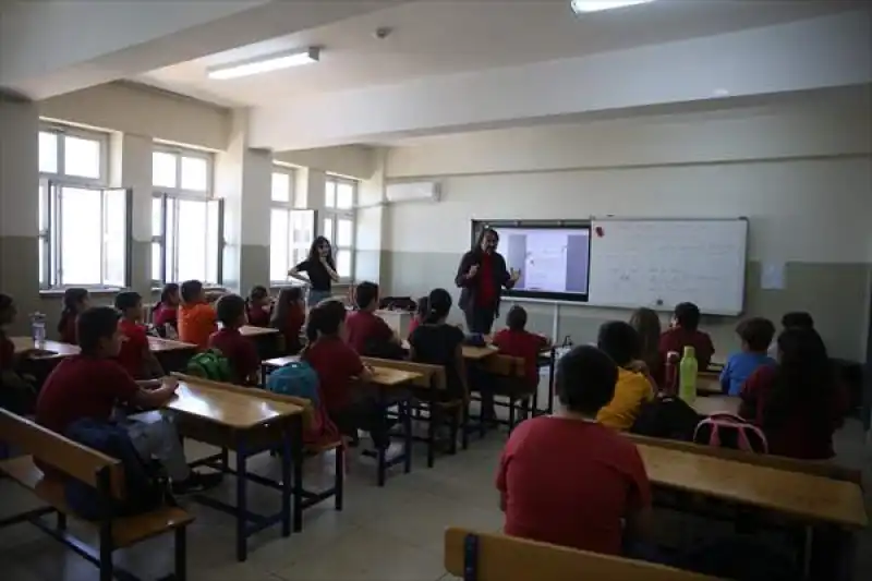 İzmir Depreminde Oğlunu Kaybeden Babanın Başlattığı Iyilik Hareketi Hatay'a Uzandı