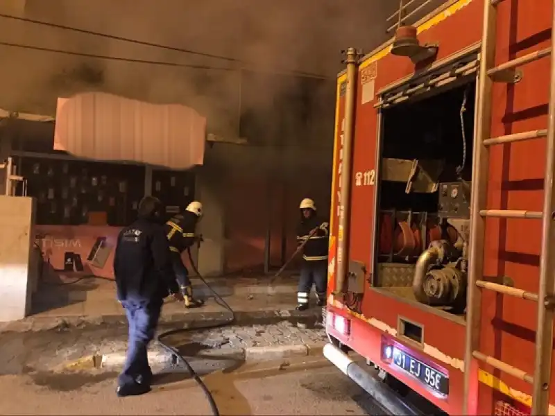 Hatay'da Iş Yerinin Kundaklanması Güvenlik Kamerasında