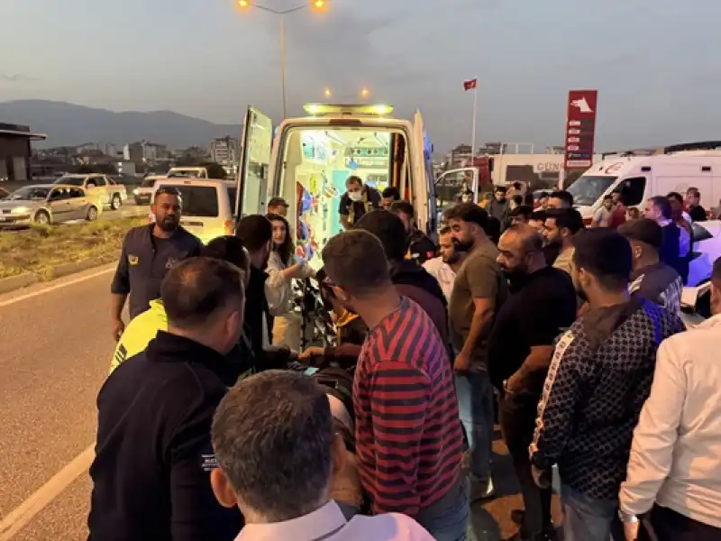 Hatay'da Dereye Düşen Hafif Ticari Araçtaki 2 Kişi Yaralandı