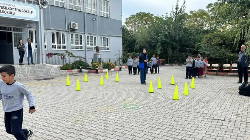 Dörtyol'da Gençlik Merkezi üyeleri öğrencilerle Bir Araya Geldi