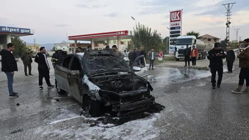 Hatay'da Otomobilde çıkan Yangın Söndürüldü