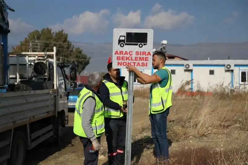 HBB Yeni Levhalarla Trafiği Düzenliyor