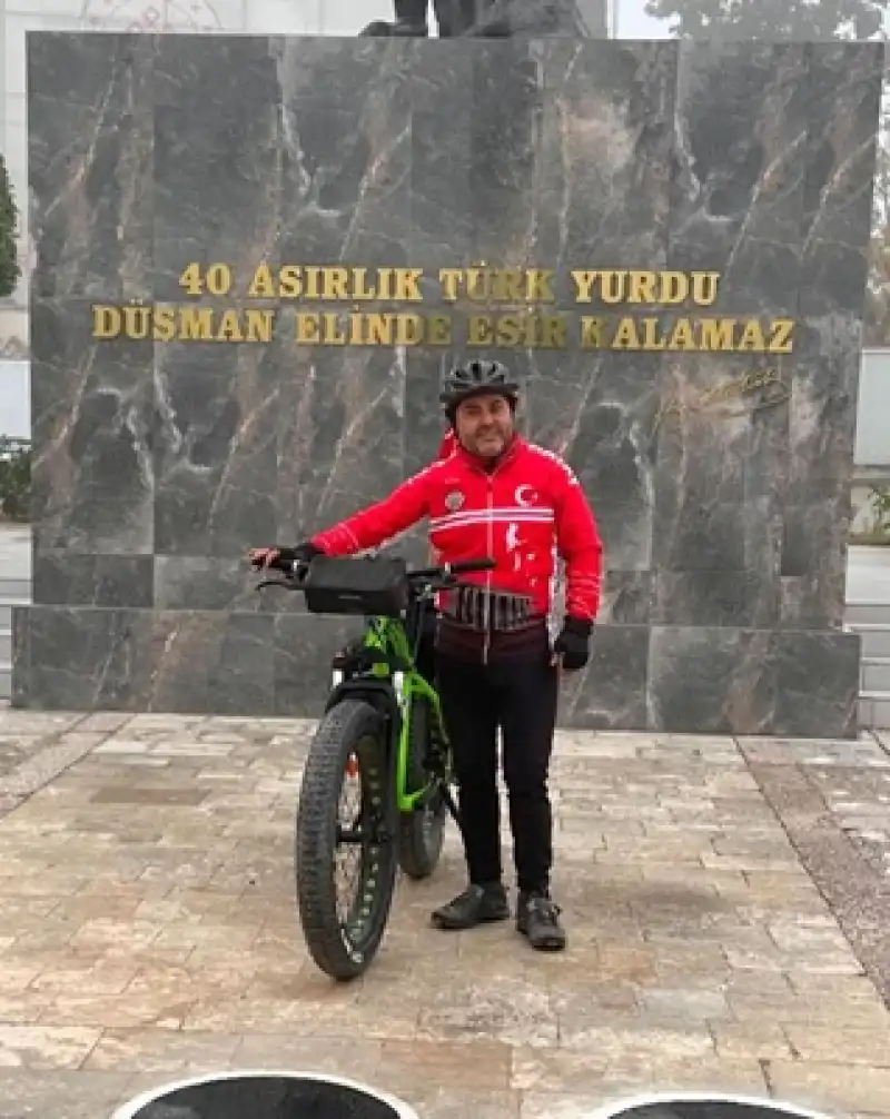 Ethem Baklacı, Demir Atı Ile Anıtkabir’e Doğru Yola Çıktı