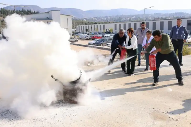 İtfaiye ’den Defne Devlet Hastanesinde Yangın Tatbikatı 