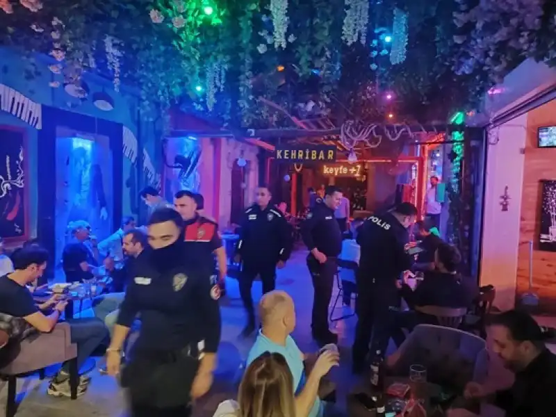 İskenderun'da Gece Boyunca Denetimler Yapıldı. Barlar Sokağında Denetim!