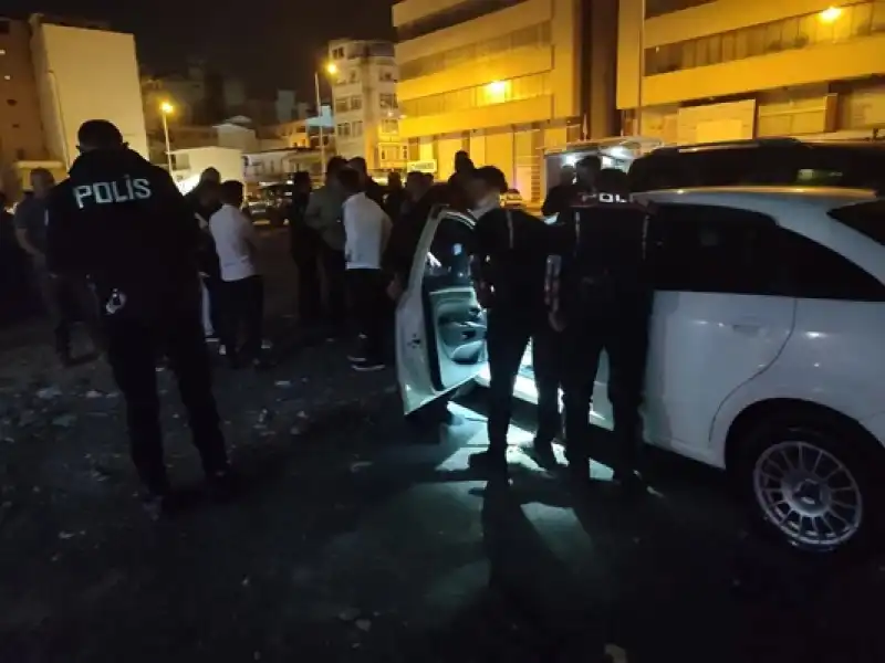 İskenderun'da Gece Boyunca Denetimler Yapıldı. Barlar Sokağında Denetim!