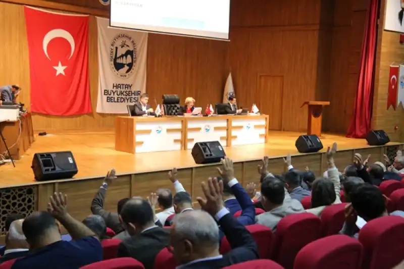 Büyükşehir Meclisi Arsuz’da Toplandı