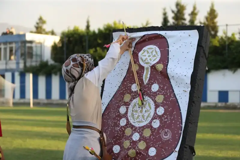 Hatay'da Depremzede çocuklar Için Okçuluk Kursu Açıldı