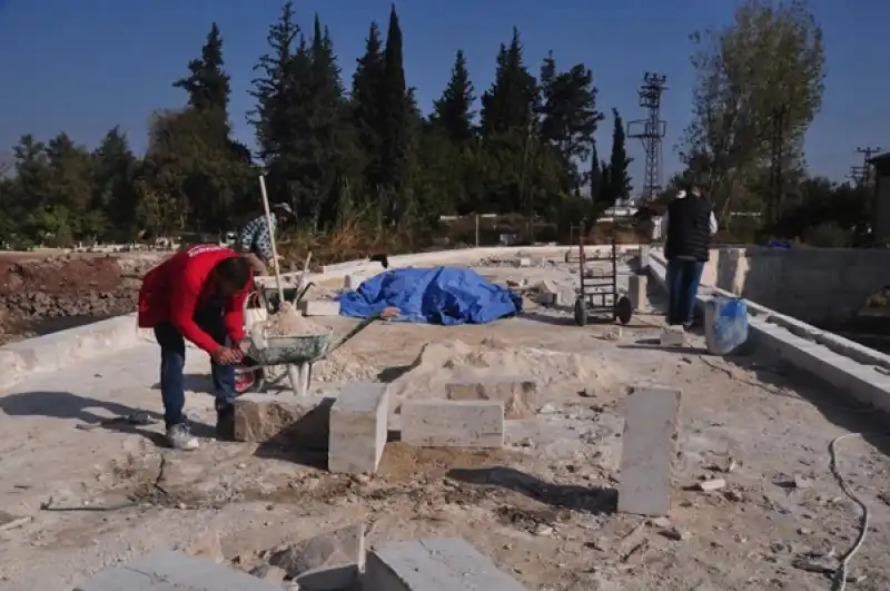 Demirköprü Mahallesi'nde Depremin İzleri Siliniyor