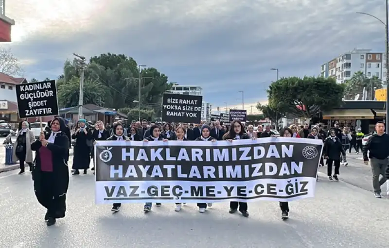 Hatay'da Kadına Yönelik şiddete Karşı Farkındalık Yürüyüşü Yapıldı