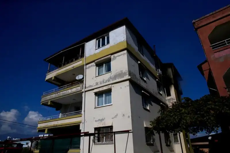 Hatay'da Apartmanın çatı Katında çıkan Yangın Söndürüldü