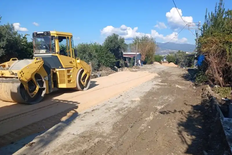 Yeni Mahalle Ova Caddesi’nde Asfalta Hazırlık çalışmaları Sürüyor