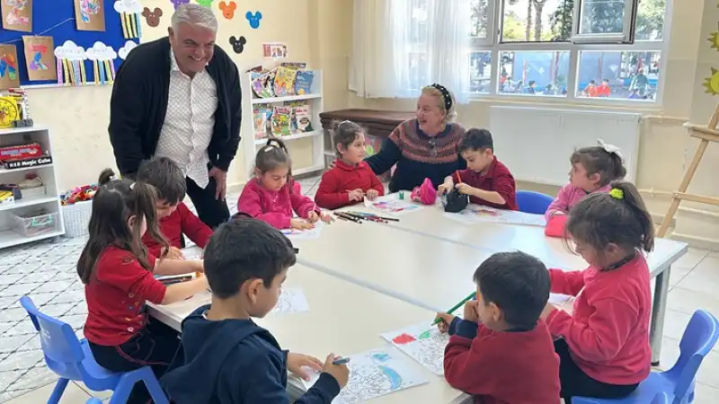 Hatay'da Ana Sınıfı öğrencilerine 92 çift Ayakkabı Hediye Edildi