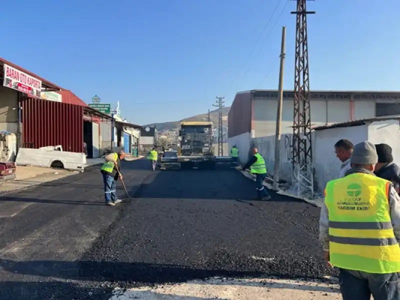 Fen Işleri Müdürlüğü Ekipleri Yol çalışmalarını Sürdürüyor