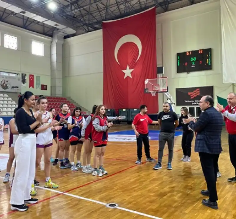 Uğur Anadolu Lisesi Genç Kızlarda Hatay şampiyonu