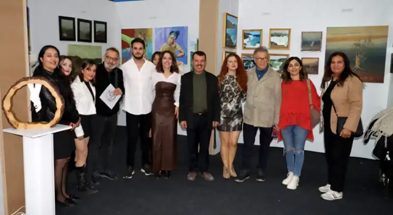 Hataylı Ressamlar Mersin Çağdaş Sanat Fuarı'nın İlgi Odağı Oldu