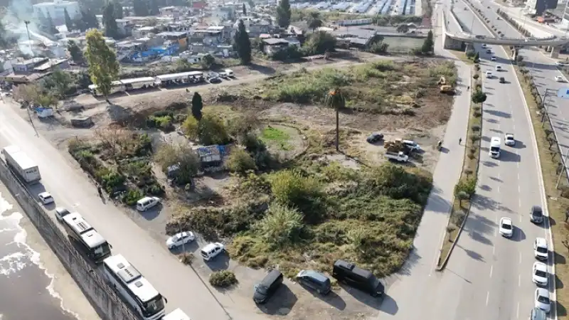 İskenderun Belediye Başkanı Dönmez, Kale Kalıntılarındaki çalışmaları Inceledi